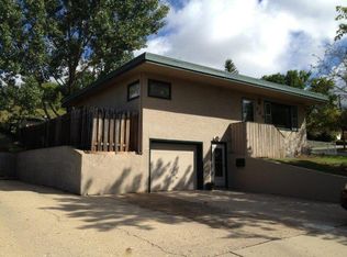 325 12th Ave NE, Minot, ND 58703