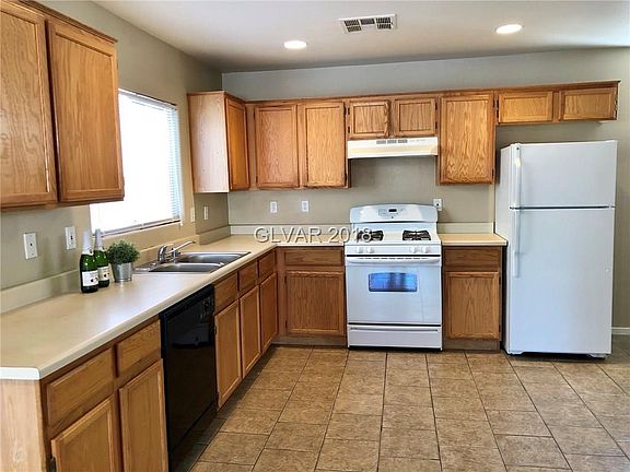 3rd image of 5195 Paradise Valley Ave