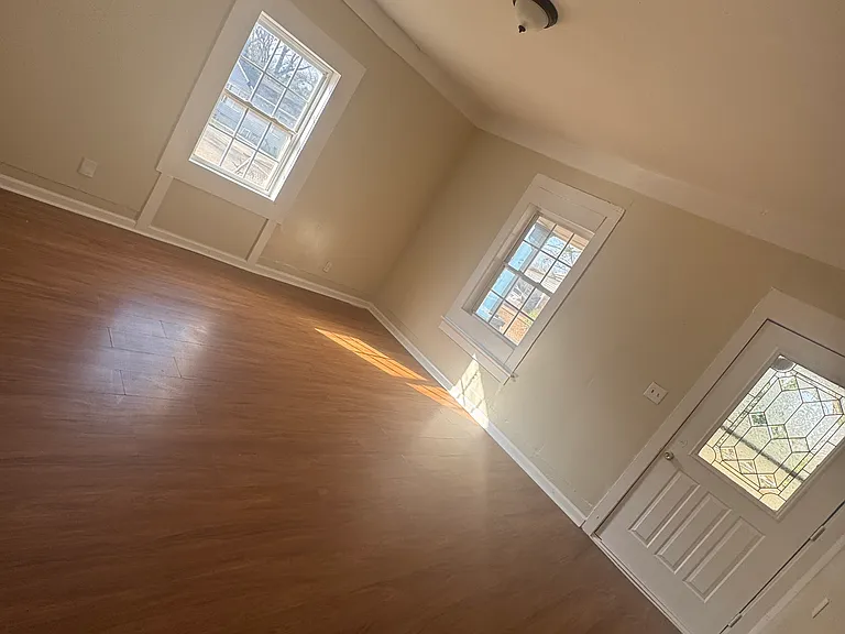 1032 W College Ext — Photo 4