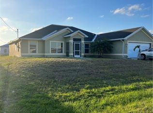 919 Acroft Ave, Lehigh Acres, FL 33971