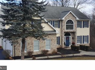 142 Beacon Hill Rd, Temple, PA 19560