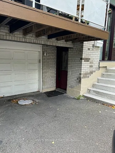 20 Castlebury Cres N #BASEMENT Photo 1