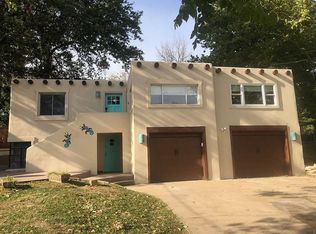 45 Emerald Shore Dr, Lake Tapawingo, MO 64015