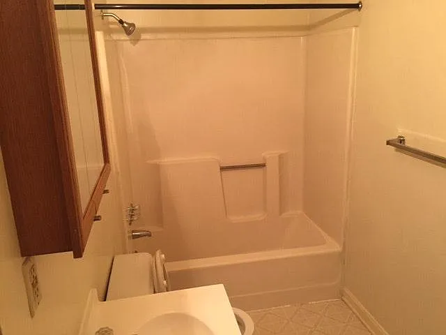 1 bed, 600 sqft, $1,095 — Photo 2