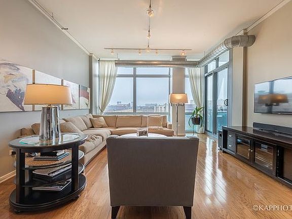3rd image of 1819 S Michigan Ave Unit 401