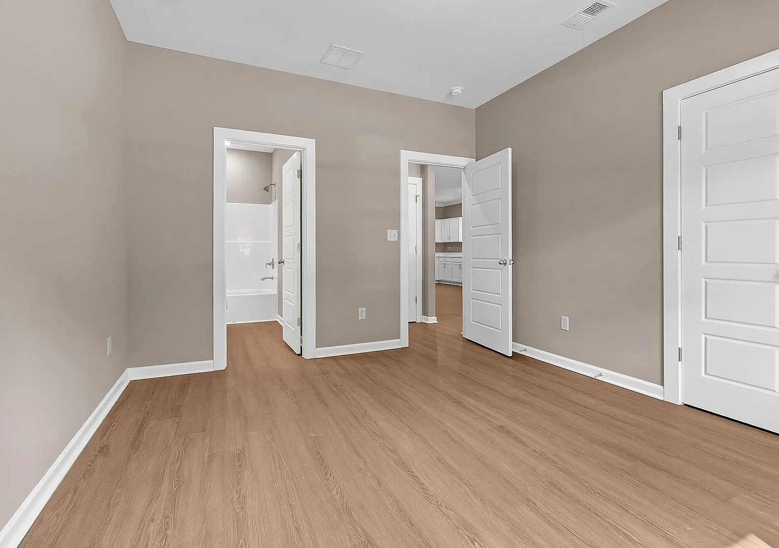 Charming 2-Bed Home for Rent in East Memphis — Photo 4