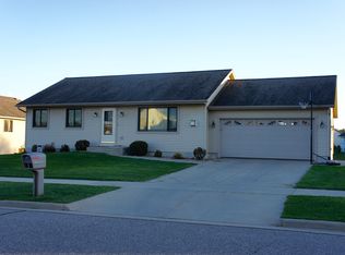 43 Jaz Cir, Reedsburg, WI 53959