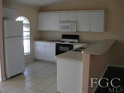 3rd image of 316 Cape Coral Pkwy W