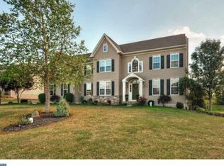134 Meadowside Dr, Douglassville, PA 19518