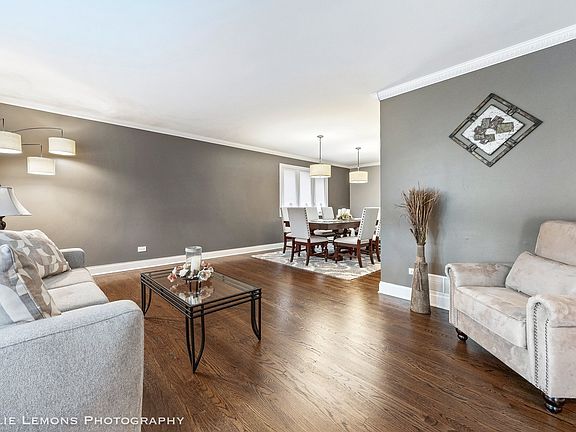3rd image of 11610 Glenview Dr