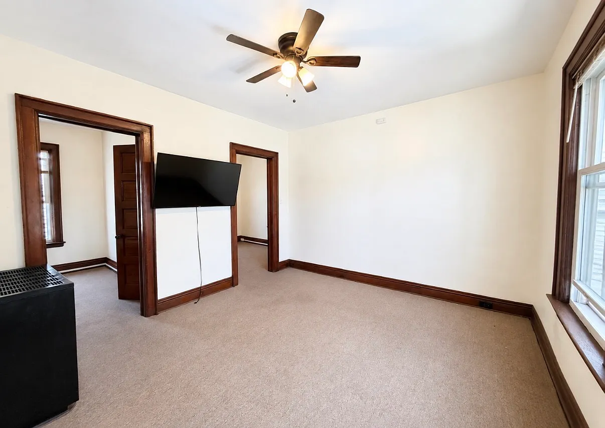 2 bed, 1200 sqft, $1,200 — Photo 3