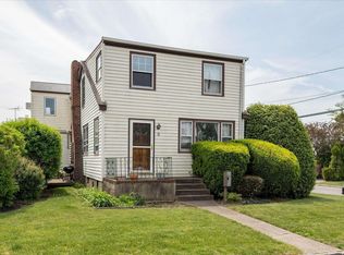 1 Willow Ave, Hicksville, NY 11801