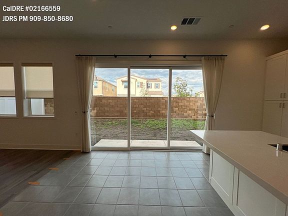 5th image of 1228 Jurupa Dr