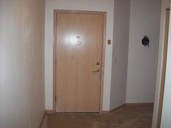 4th image of 18125 W Wisconsin Ave