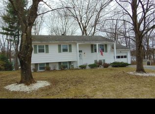 19 Daisy Ln, Wappingers Falls, NY 12590