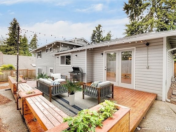 4th image of 2606 35th Ave SE