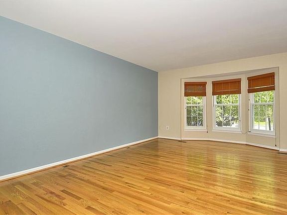 3rd image of 6582 Kelsey Point Cir