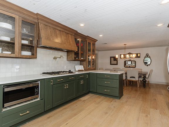 4th image of 105 Hickory Dr