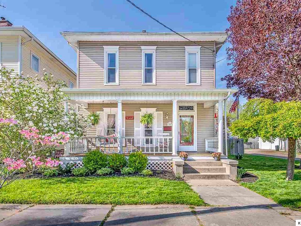 1st image of 403 E Vine St