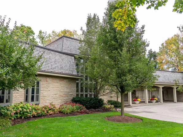 4 Westgate Walk, Kitchener, ON N2M 2T8