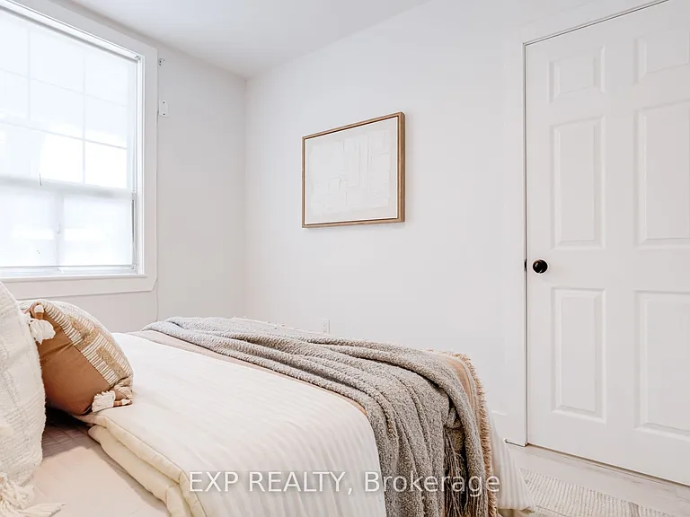 146 Hanson St — Photo 22