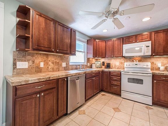 5th image of 2985 Overdale Dr