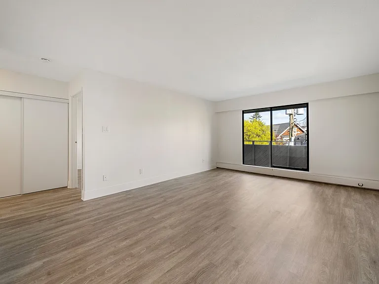 565 Manchester Rd — Photo 13