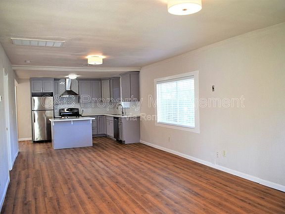 5th image of 149 Cedar St