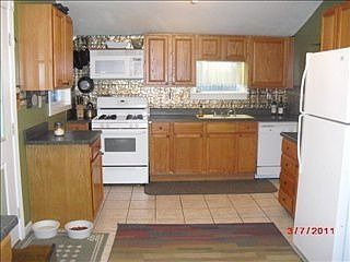 2nd image of 84 Hammond St