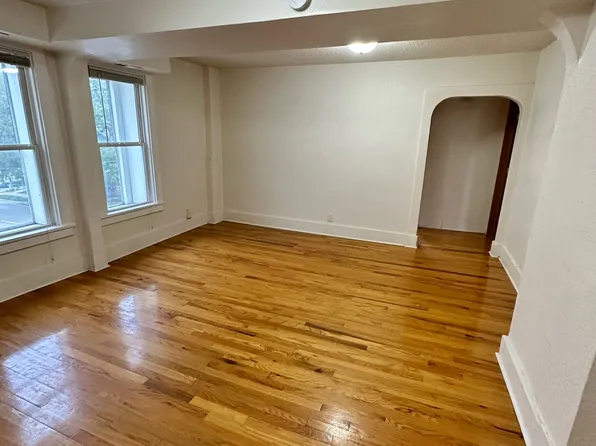 1635 White St APT 3, Dubuque, IA 52001
