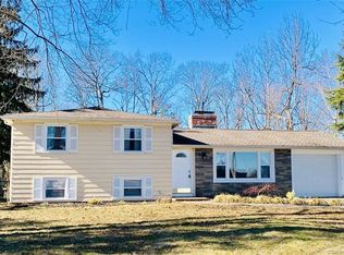 51 Training Hill Rd, Middletown, CT 06457