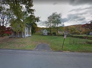 41 4th St, Hillburn, NY 10931