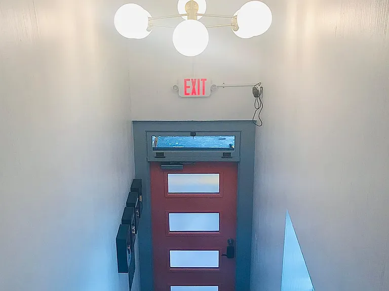 825 Bonfoy Ave #1 — Photo 9