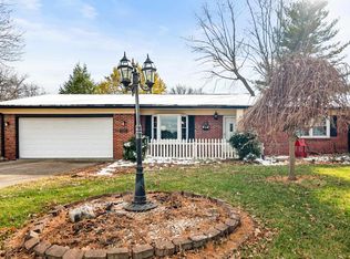 9305 W River Rd, Yorktown, IN 47396