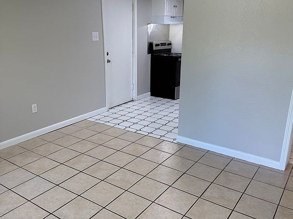 4th image of 1018 Tucker Ave
