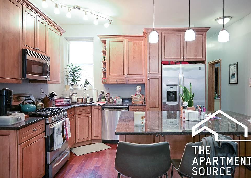 1st image of 665 W Cornelia Ave APT 1