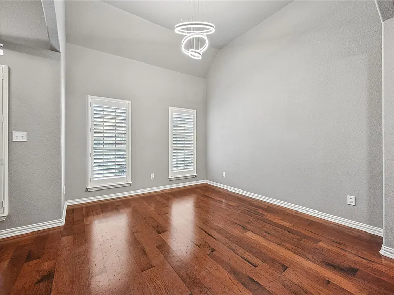 507 Mattie Ln — Photo 5