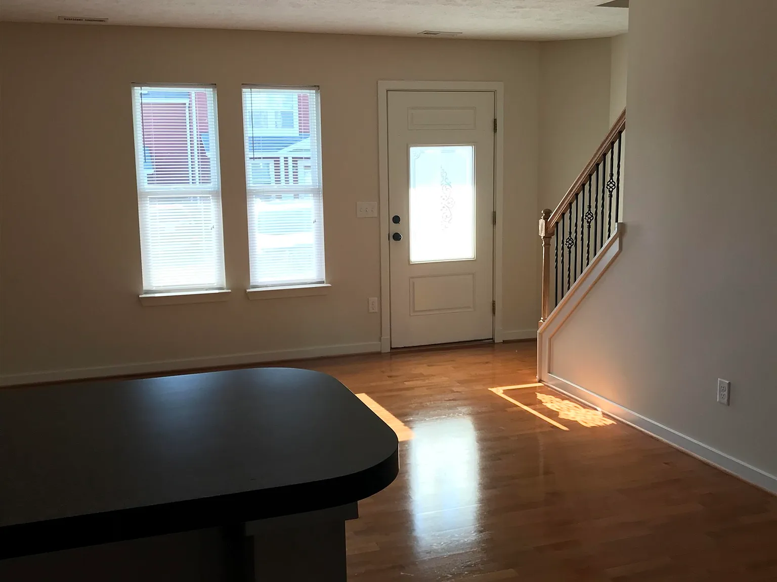 2 bed, 2.5 bath, 1280 sqft, $1,750 — Photo 3