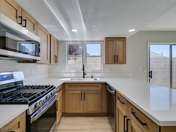 3rd image of 5682 Coaldale Pl