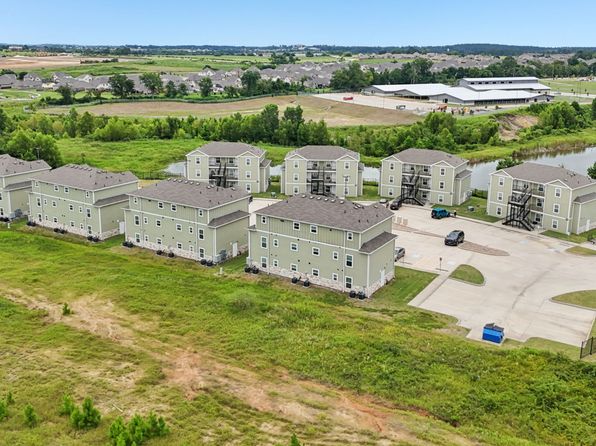 270 Plez Morgan Dr #274C