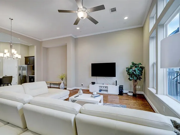 6125 Stillman St — Photo 5