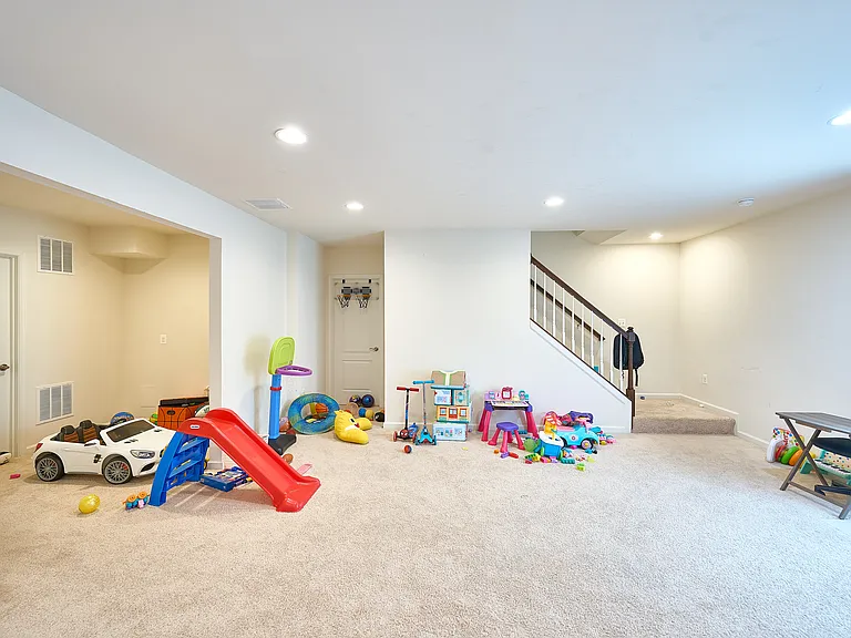 24887 Coventry Grove Ct — Photo 57