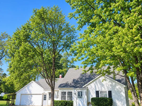 3856 Kenwood Ave, Gurnee, IL 60031