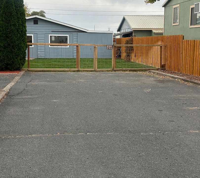 1st image of 9441 Maple Dr NE