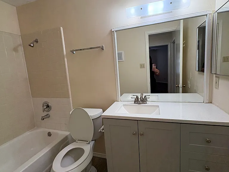 9700 Leawood Blvd #216 — Photo 8
