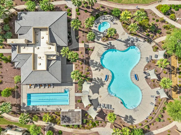 302 Retreat Cir, Palm Desert, CA 92260