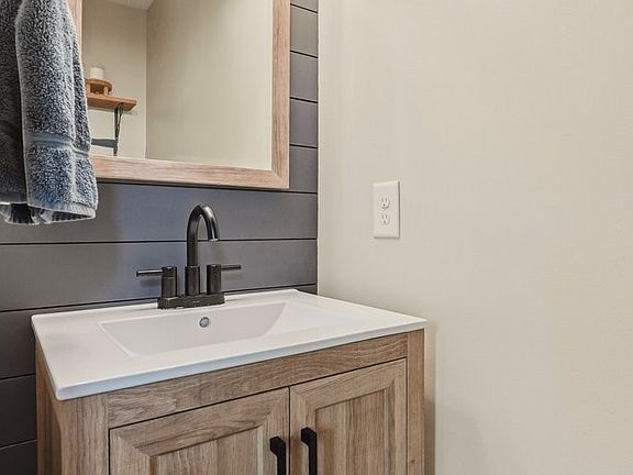 4th image of 4028 Willow Way
