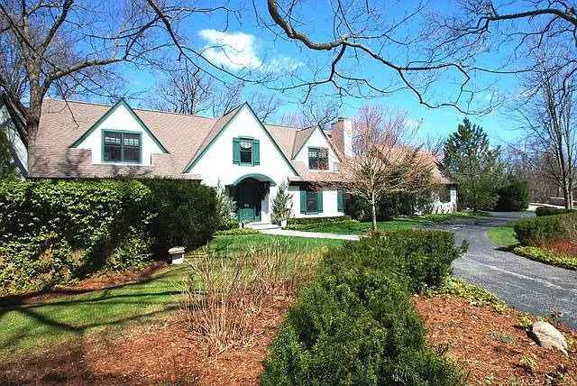 404 Moffett Rd photo 1