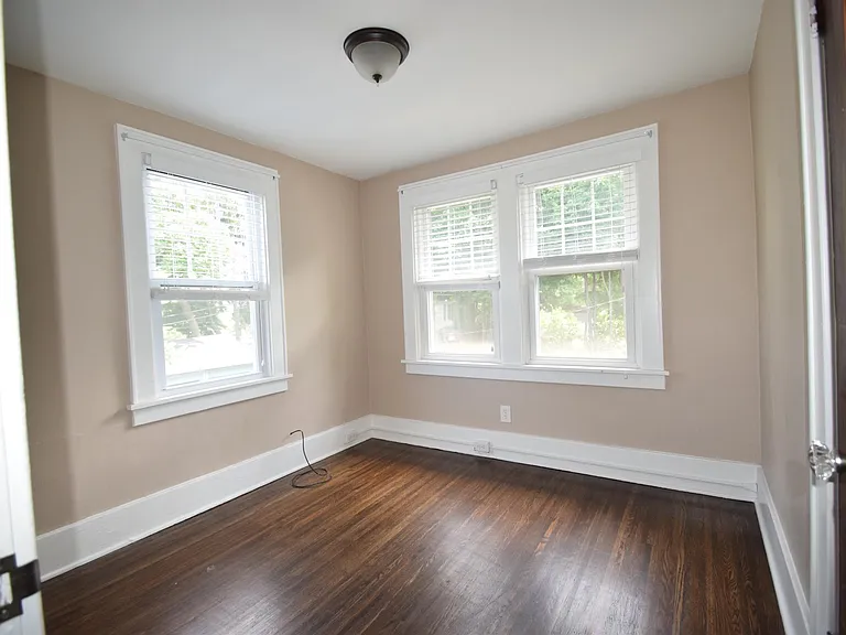 78 Hollywood Ave — Photo 11