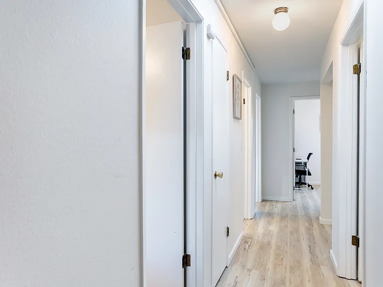 Emerson Apartments — Photo 11